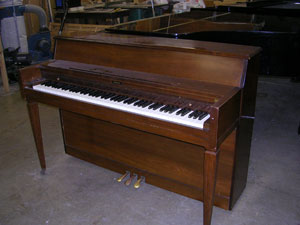 Grand spinet